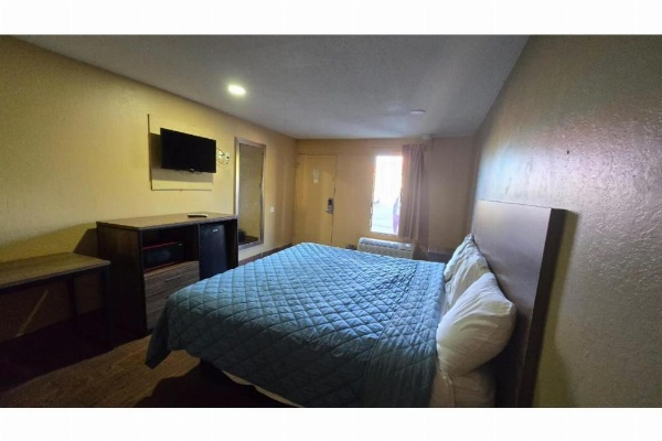 Diamond Inn Motel image 10