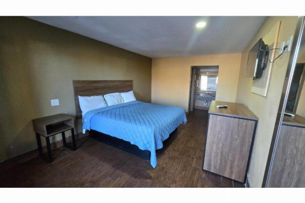 Diamond Inn Motel image 12