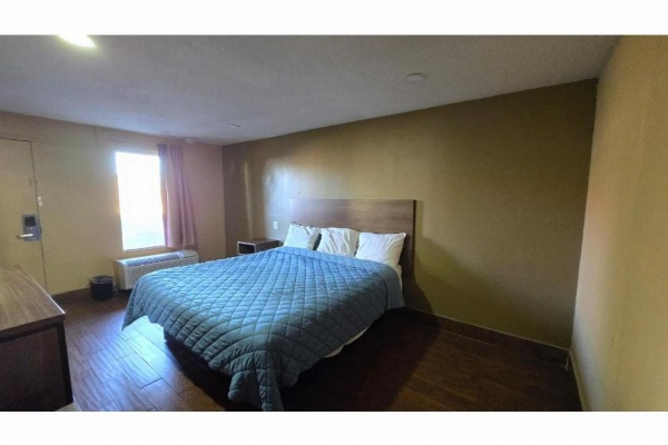 Diamond Inn Motel image 14