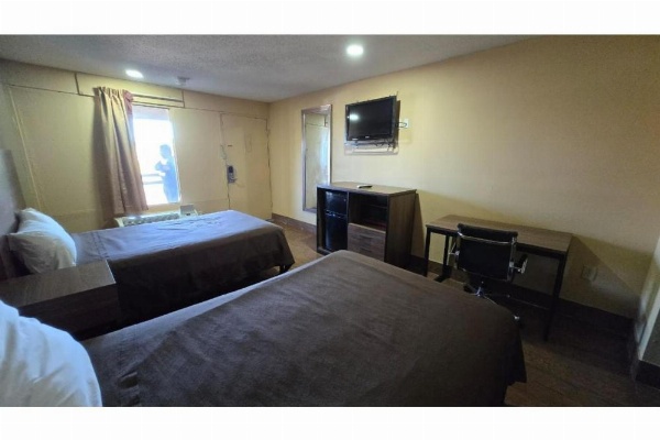 Diamond Inn Motel image 17